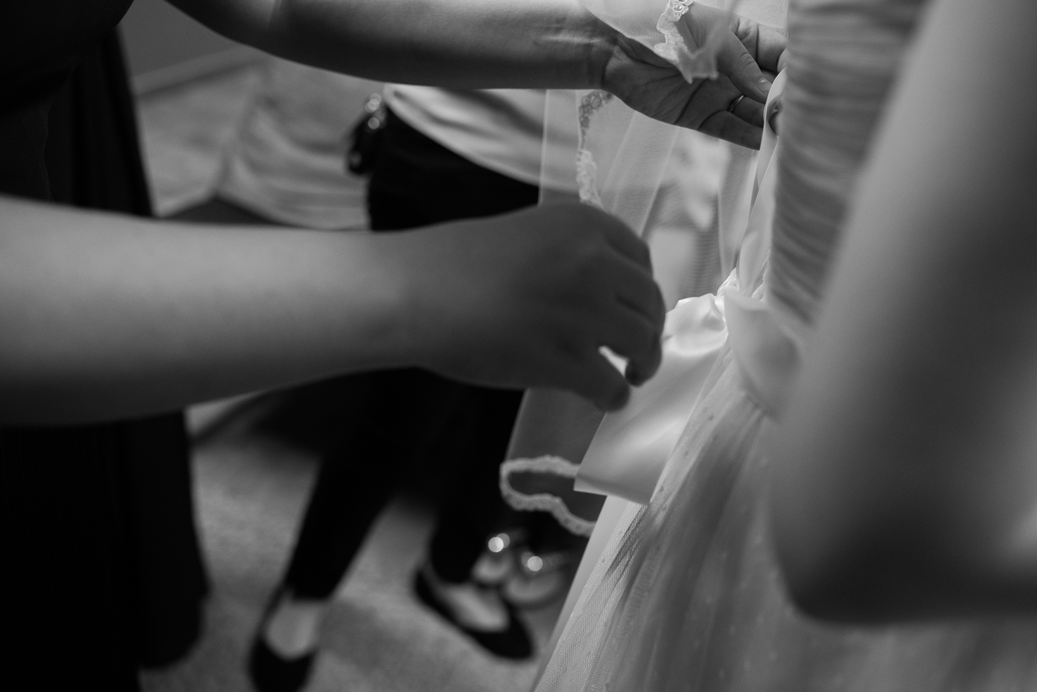 Bride getting ready for her wedding in Buffalo, NY